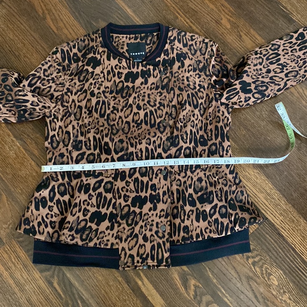 TROUVÉ Jacket - Picture 11 of 16